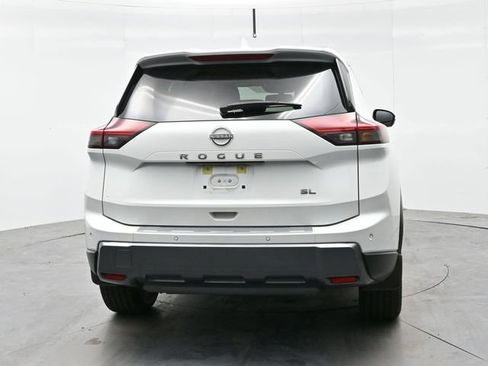 Used 2024 Nissan Rogue SL image 6