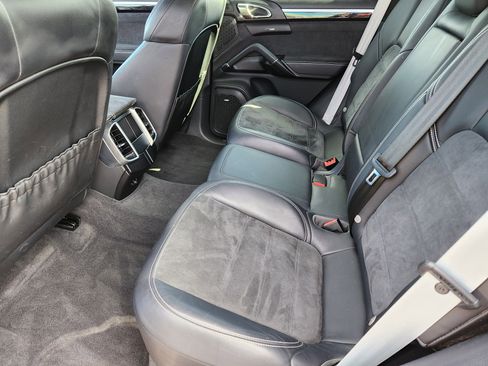 Used 2016 Porsche Cayenne GTS image 28