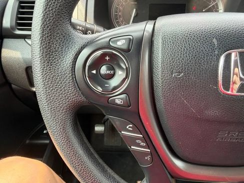 Used 2018 Honda Pilot EX image 13