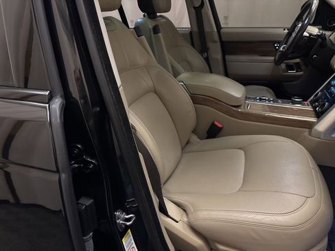 Used 2019 Land Rover Range Rover Supercharged AWD/4WD image 29