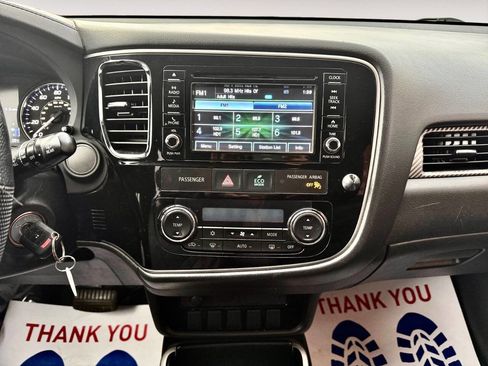 Used 2017 Mitsubishi Outlander ES image 20