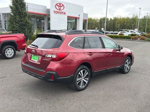 Used 2018 Subaru Outback 2.5i Limited AWD/4WD image 6