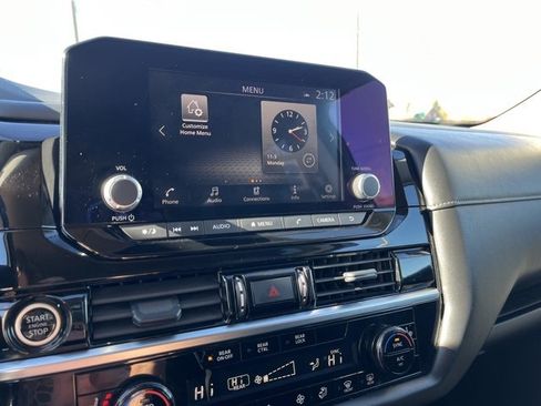 Used 2024 Nissan Pathfinder SV image 39