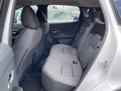 Used 2025 Nissan Kicks SV FWD image 21
