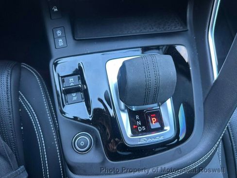 Used 2024 Jaguar E-PACE R-Dynamic SE image 21