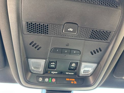 Used 2020 Cadillac XT6 Premium Luxury image 32