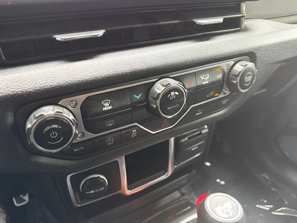 Used 2024 Jeep Wrangler Unlimited Sport AWD/4WD image 23
