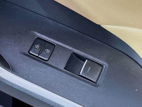 Used 2022 Toyota RAV4 XLE Premium FWD image 29