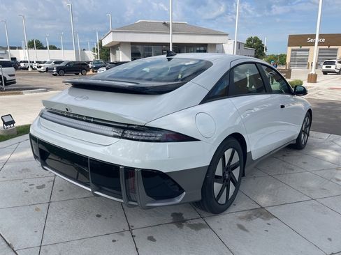 New 2025 Hyundai Ioniq 6 SE image 5
