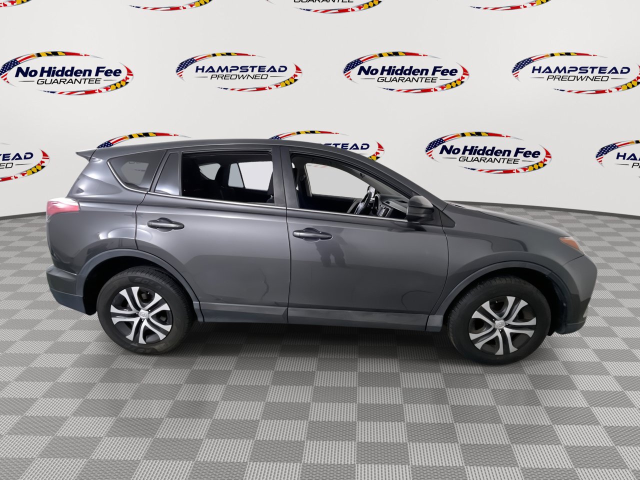 Used 2018 Toyota RAV4 LE w/ All Weather Liner Package AWD/4WD image 10