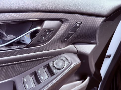 Used 2022 Chevrolet Traverse Premier w/ Redline Edition image 26