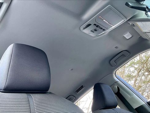 Used 2021 Toyota Highlander LE image 14