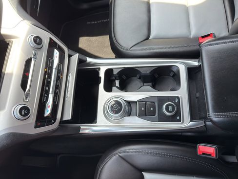 Used 2022 Ford Explorer XLT w/ Equipment Group 202A image 26