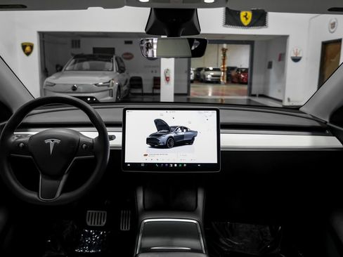 Used 2022 Tesla Model Y Performance AWD/4WD image 17