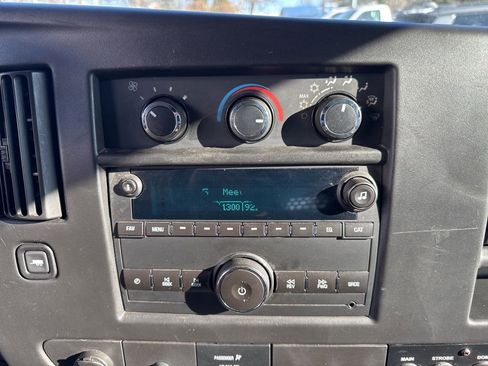 Used 2015 Chevrolet Express 2500 Work Van image 11