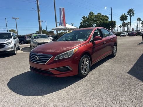 Used 2016 Hyundai Sonata SE image 2