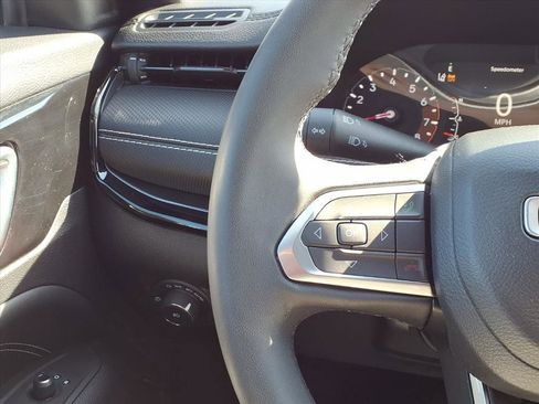 Used 2023 Jeep Compass Altitude w/ Convenience Group image 16