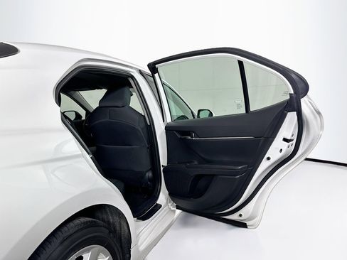 Used 2024 Toyota Camry LE image 27
