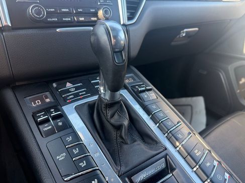 Used 2017 Porsche Macan image 22