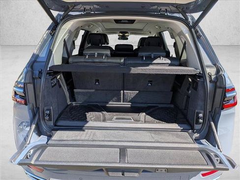 Used 2026 BMW X7 xDrive40i AWD/4WD image 6