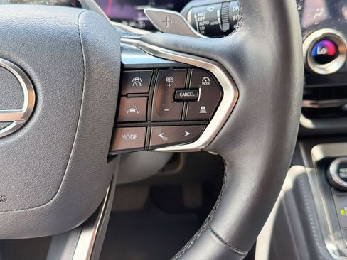 Used 2025 Lexus GX 550 w/ Accessory Package (2T) AWD/4WD image 26