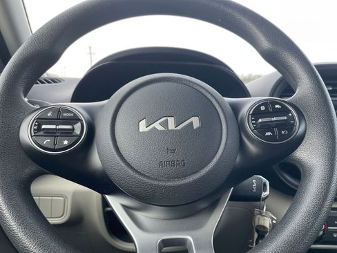 Used 2025 Kia Soul LX w/ LX Technology Package image 25