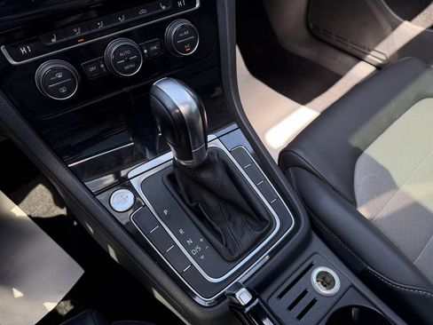 Used 2015 Volkswagen Golf SEL image 25