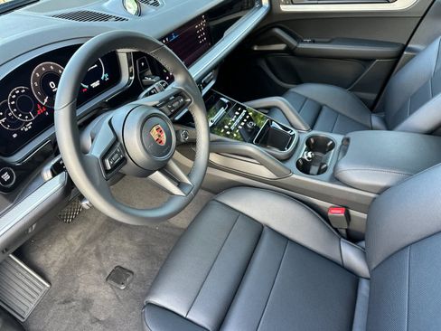 New 2026 Porsche Cayenne E-Hybrid AWD/4WD image 4