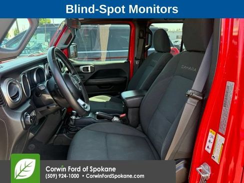 Used 2018 Jeep Wrangler Unlimited Sahara w/ Safety Group AWD/4WD image 2