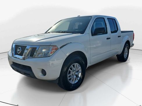 Used 2016 Nissan Frontier SV image 4