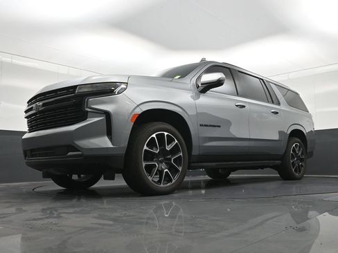 Used 2024 Chevrolet Suburban RST w/ Luxury Package RWD image 25