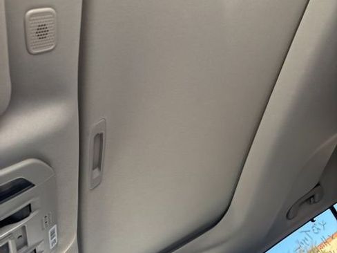 Used 2023 Toyota Highlander XLE image 14