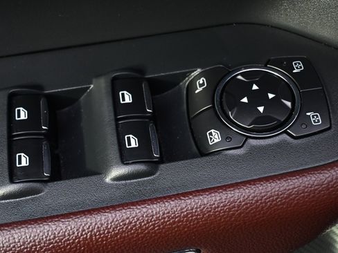 Used 2023 Ford Expedition Limited image 24