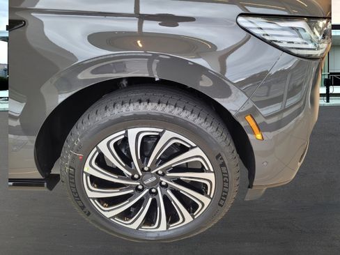 New 2025 Lincoln Navigator L Black Label image 3