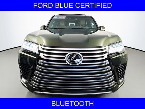 Used 2022 Lexus LX 600 4WD w/ Luxury Package image 2