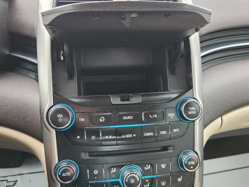 Used 2015 Chevrolet Malibu LT w/ Leather Package image 15