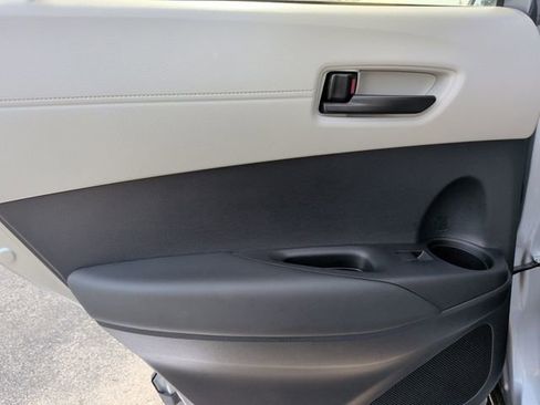 Used 2024 Toyota Corolla Cross LE FWD image 28