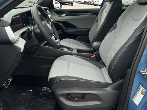 New 2026 Volkswagen Tiguan SE R-Line FWD image 16