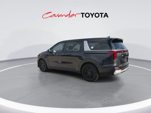 Used 2026 Kia Carnival FWD image 6