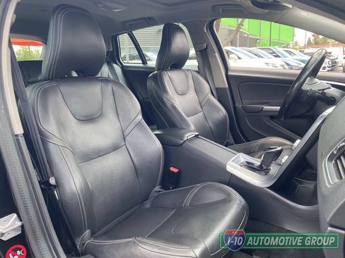 Used 2018 Volvo V60 T5 Dynamic w/ Vision Package FWD image 12