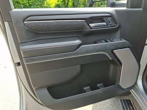 Used 2025 GMC Sierra 2500 AT4X AWD/4WD image 14