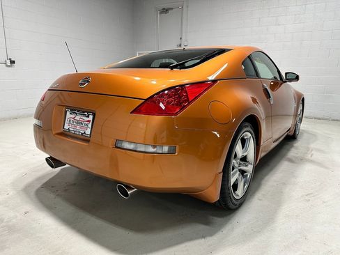 Used 2006 Nissan 350Z w/ (N93) Cargo Convenience Pkg image 5