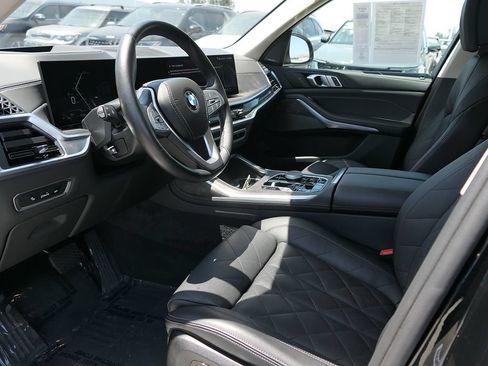 Used 2025 BMW X7 xDrive40i w/ Premium Package AWD/4WD image 12