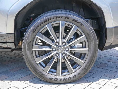 Used 2025 Lexus GX 550 AWD/4WD image 11