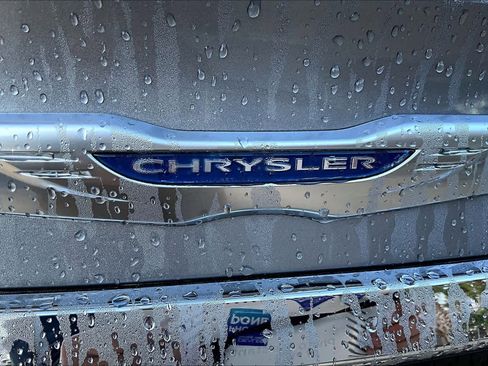 Used 2013 Chrysler 200 Limited image 27