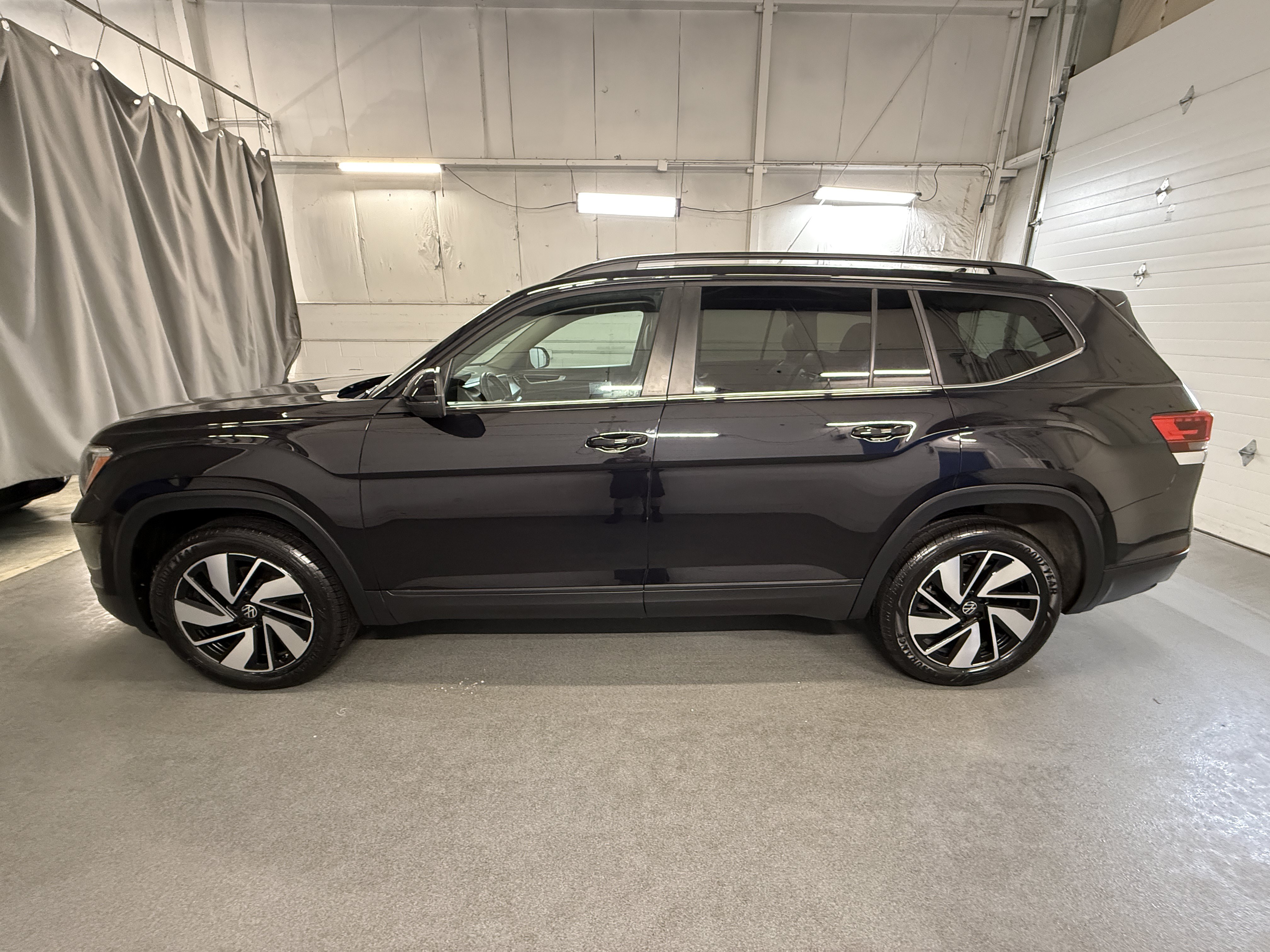 Certified 2024 Volkswagen Atlas SE AWD/4WD image 5