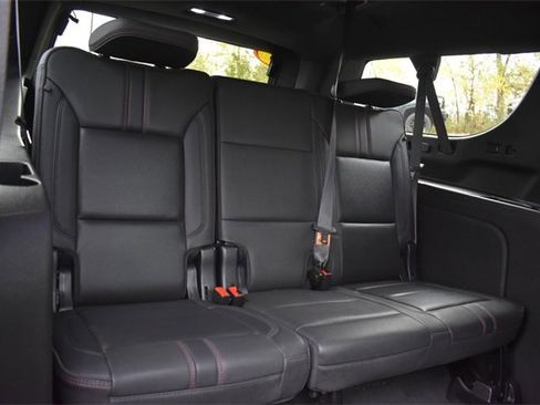 Certified 2023 Chevrolet Suburban RST w/ Sport Performance Package image 17