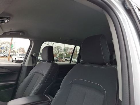 Used 2023 Jeep Grand Cherokee L Laredo image 13