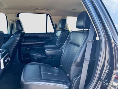 Used 2022 Ford Expedition XLT RWD image 24