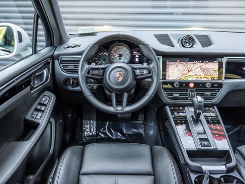 Certified 2026 Porsche Macan S AWD/4WD image 12